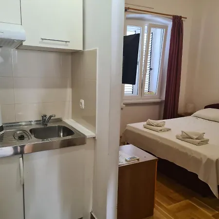 Apartment Studio Laura Zadar